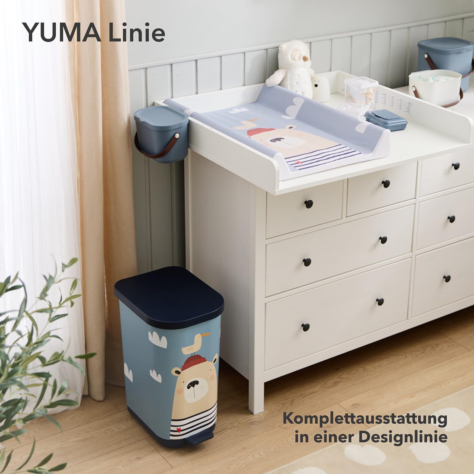 Rotho Babydesign YUMA geruchsdichter Windeleimer mit Pedal und 30 passenden Windelbeuteln, 40x28,5x51 cm (L xBxH) (Bear Ahoi)