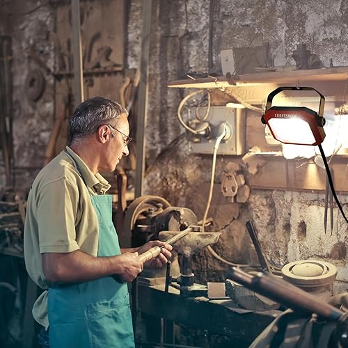 Miniatura 7 de CRAFTSMAN Luz de trabajo portátil inclinable LED de 1100 lúmenes, 4000 K, con soporte giratorio de metal ajustable 2 en 1, lente de vidrio
