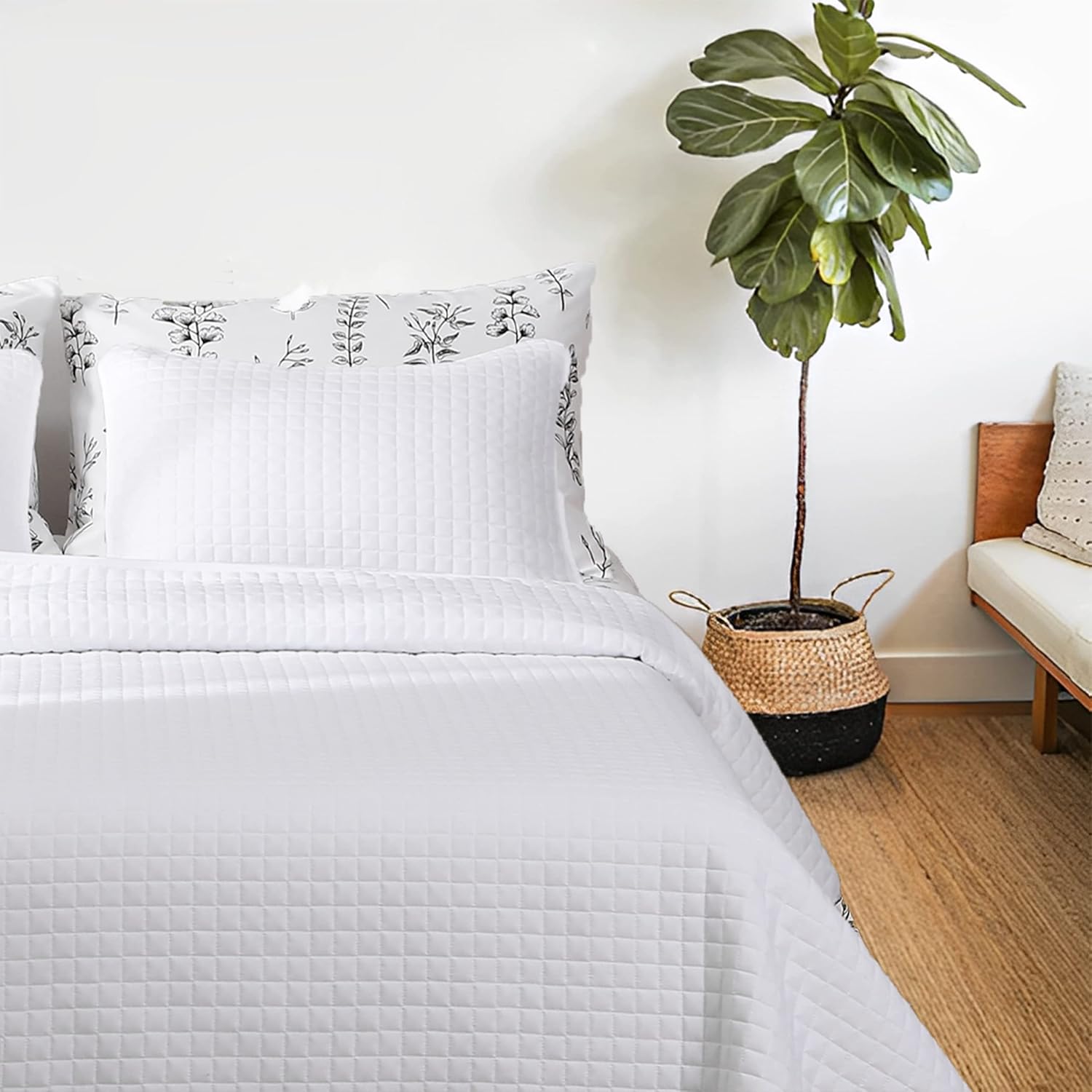 Bed in a Bag King Size White Quilt Set with Sheets 7Pieces