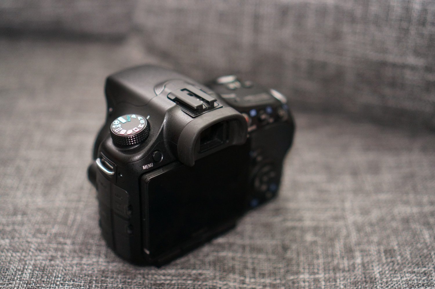 Sony SLT-A65V SLR-Digitalkamera (24,3 Megapixel, Live View, Full-HD Video) inkl. Akku, Gehäuse schwarz