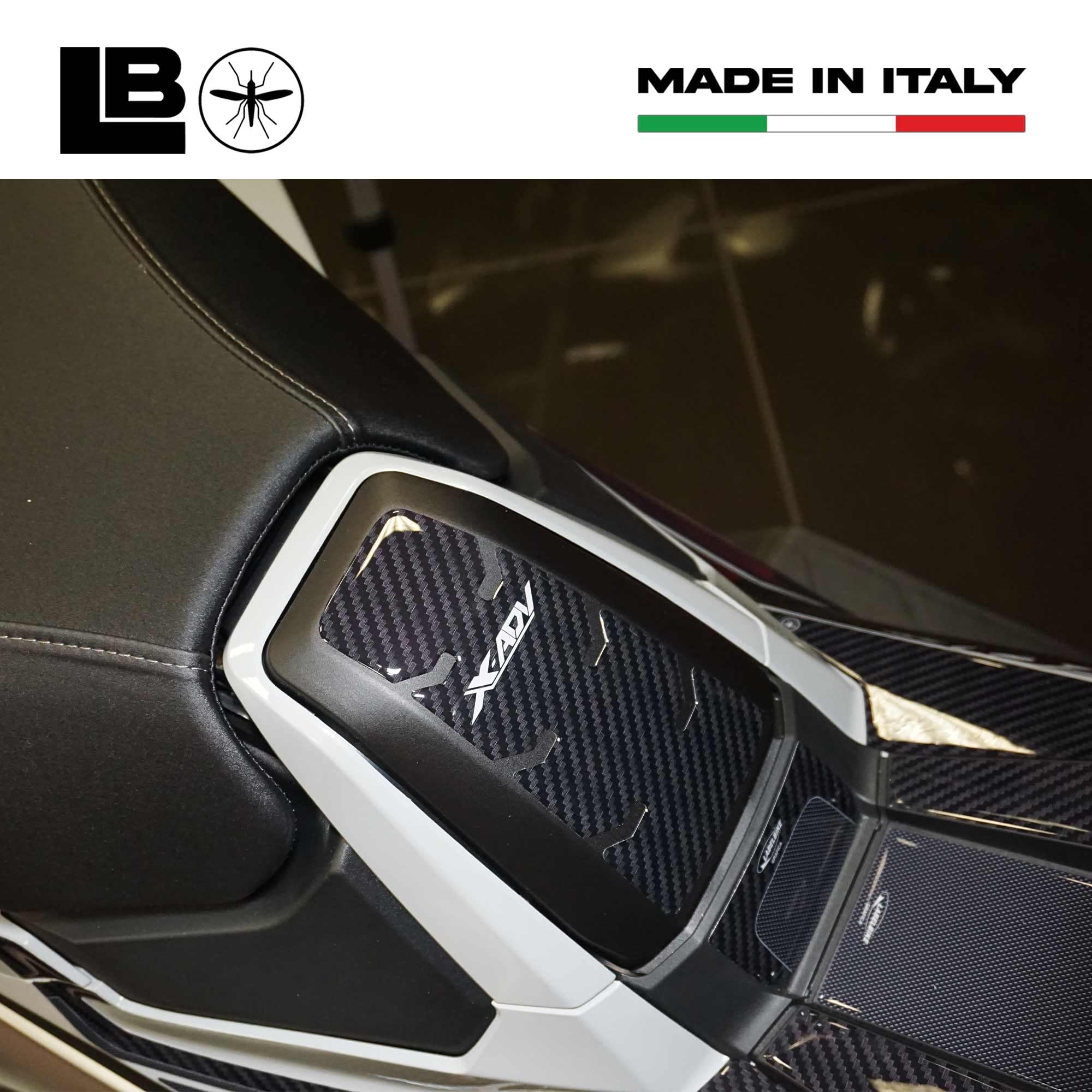 labelbike - Adesivo 3D Moto Scooter Sportello Serbatoio Protezione e Decorazione in Resina con Licenza Ufficiale compatibile con HONDA XADV 2021-2025