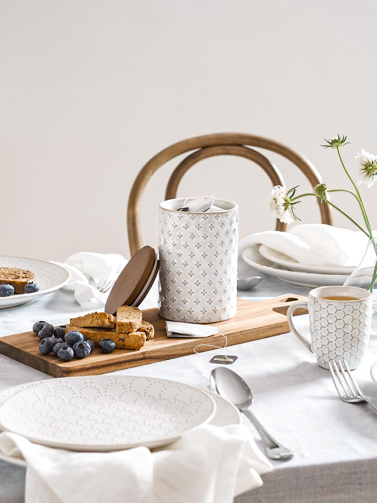LE TAUCI Keramik Kaffeebehälterset mit luftdichten Deckeln | Dekorative Vorratsdosen für Zucker, Mehl und Tee - große Arbeitsplatten für Speisekammer Dekor, 2er Set, Klee