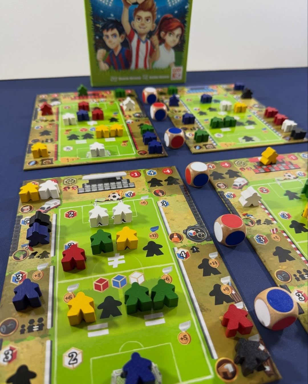 Juegos de Mesa de Fútbol para Niños 7 8 9 10 11 12 Años - 2 a 4 Jugadores - ¡Reta a Tus Amigos a Competir! – Regalo Futbol Niños y Niñas Ideal para Cumpleaños - Muy Divertido y Entretenido