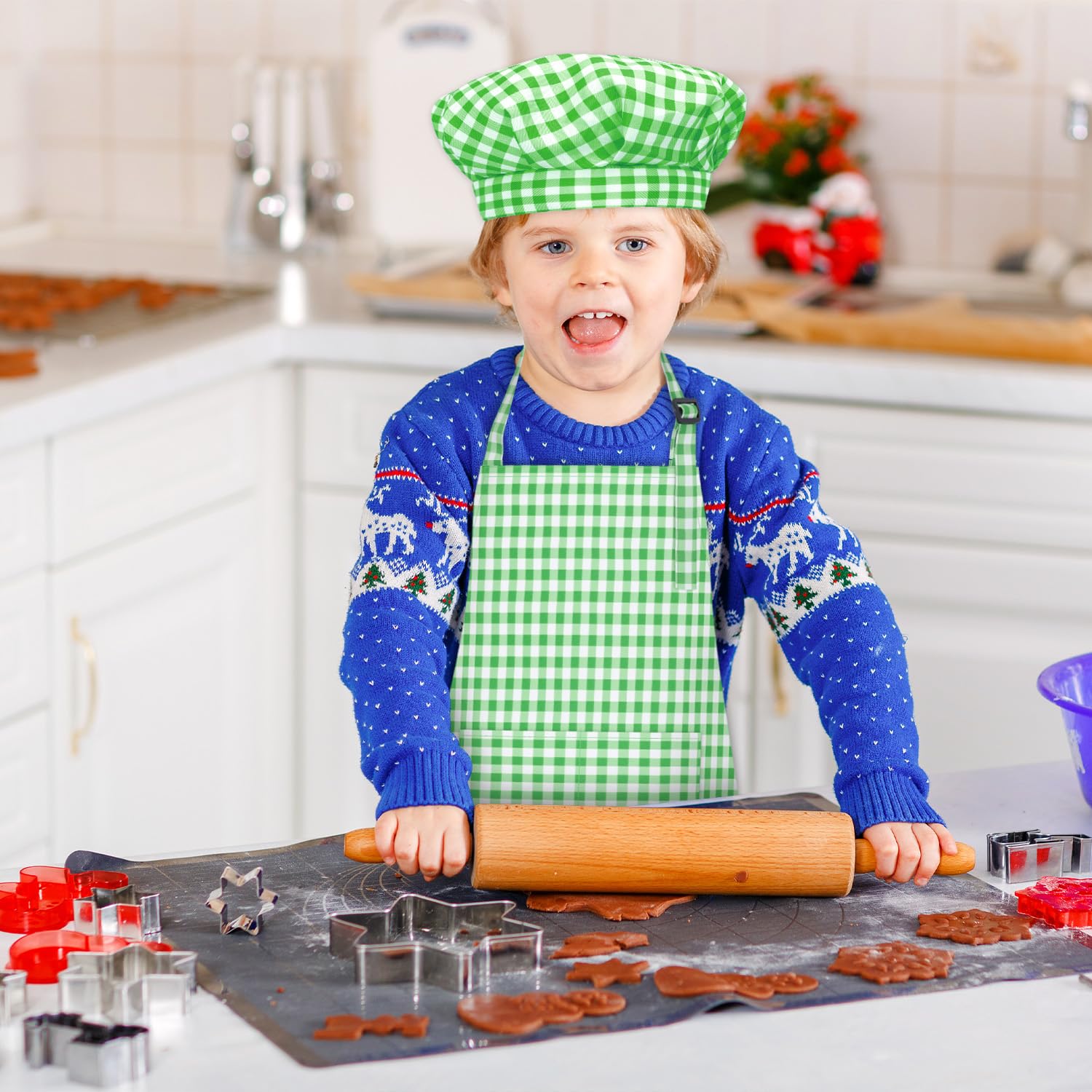 TOPWAYS Grid Kids Apron and Chef Hat Set, Adjustable Check Child Chef Aprons with 2 Pockets - Image 3