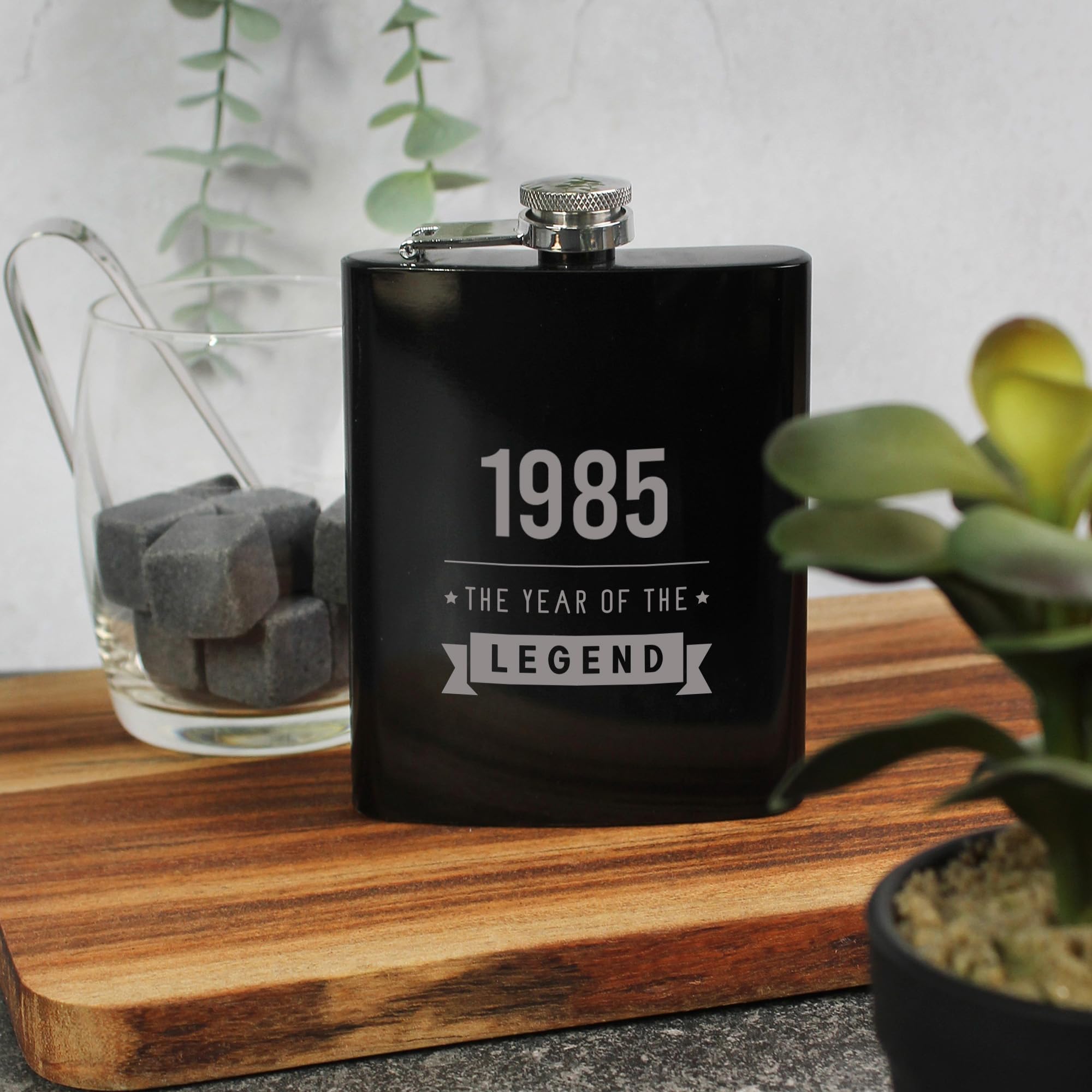 eBuyGB Engraved Black Metal Hip Flask 1985 The Year of The Legend, 40th Birthday Gifts for Men, Milestone Fortieth Gift for Men, 7oz Whisky Flask