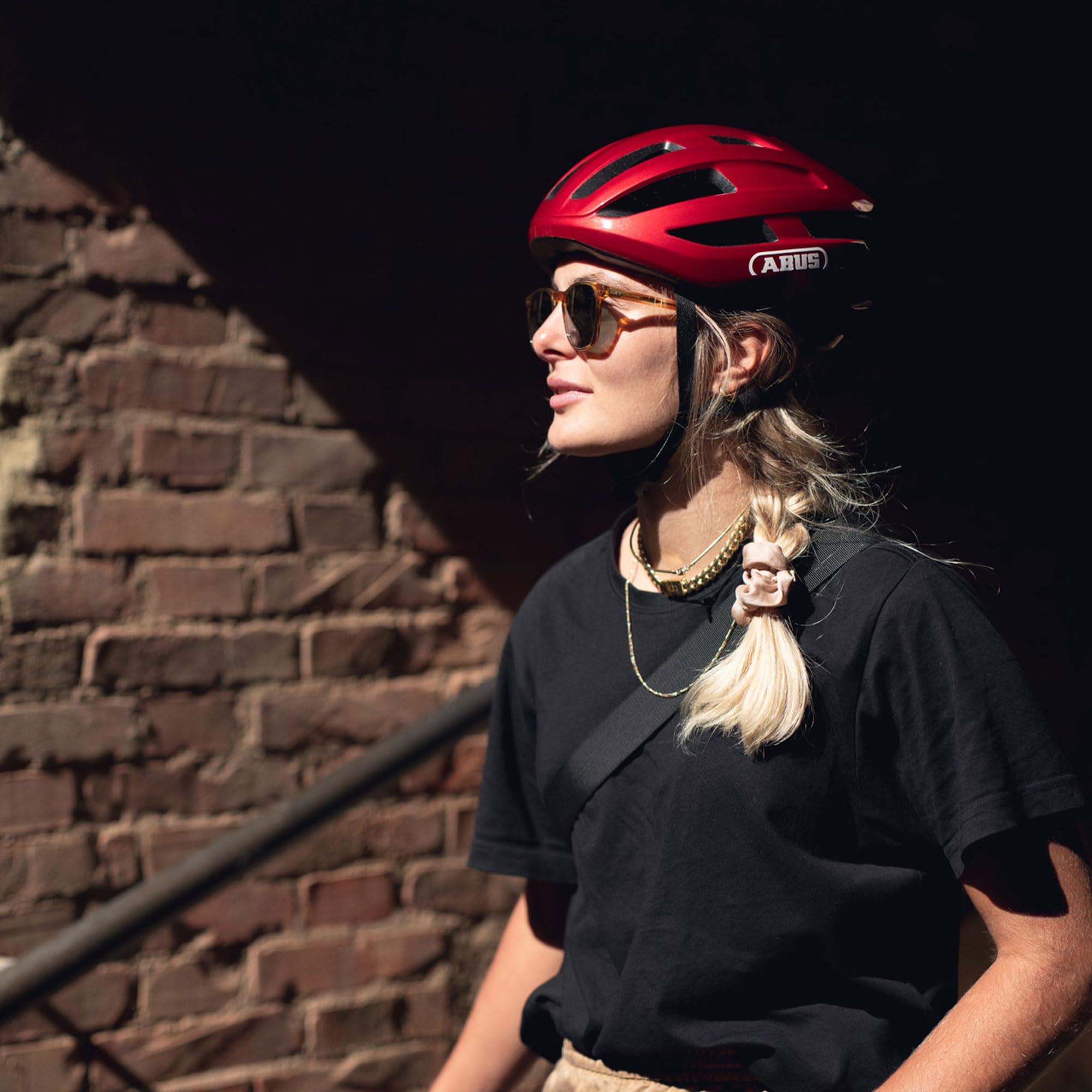 ABUS Rennradhelm PowerDome - leichter Fahrradhelm mit cleverem Belüftungssystem und aerodynamischem Profil - Made in Italy - für Damen und Herren