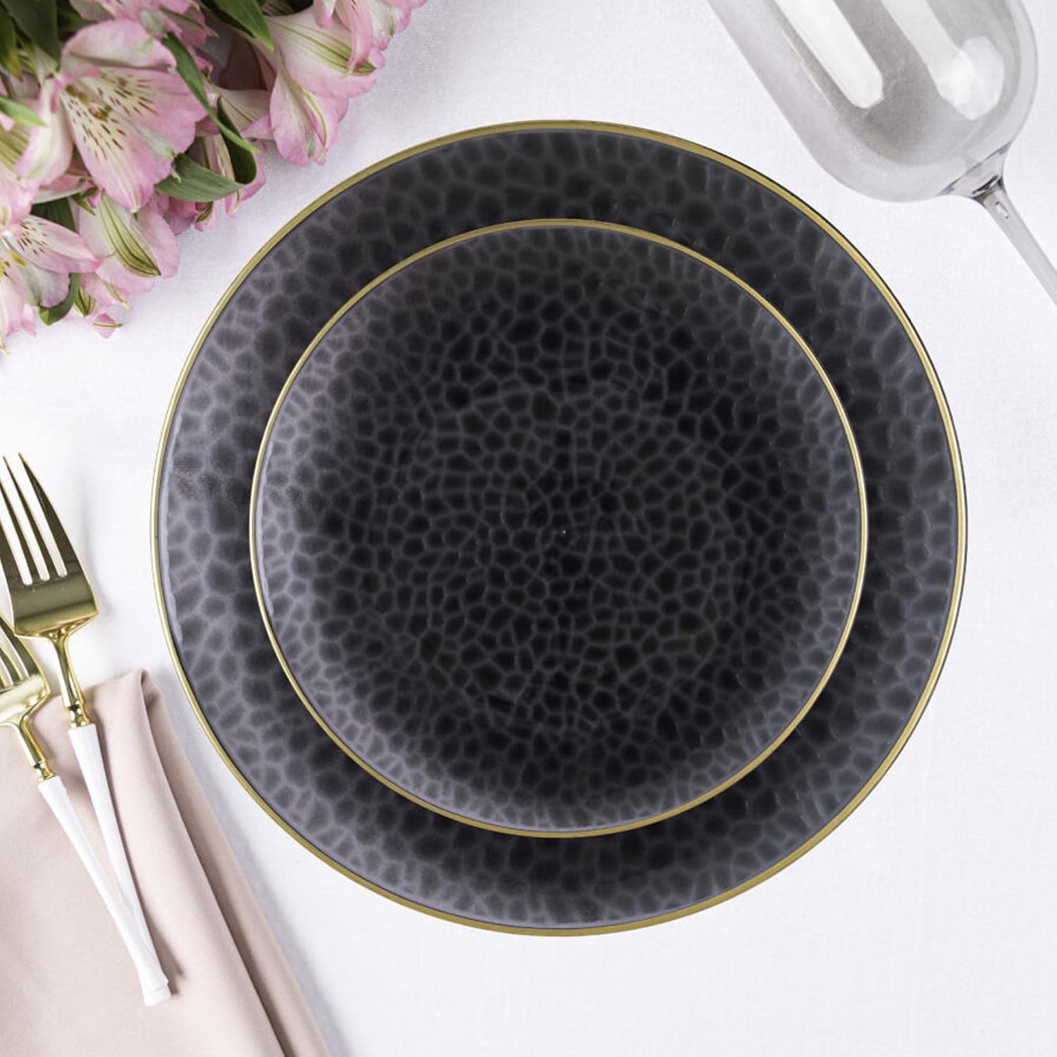 EcoQuality 7" inch Round Translucent Black Hammered Plastic Dinner Plates with Gold Rim - China Like Party Plates, Heavy Duty Large Disposable Charger Salad Plate Weddings, Serveware (10 PACK)