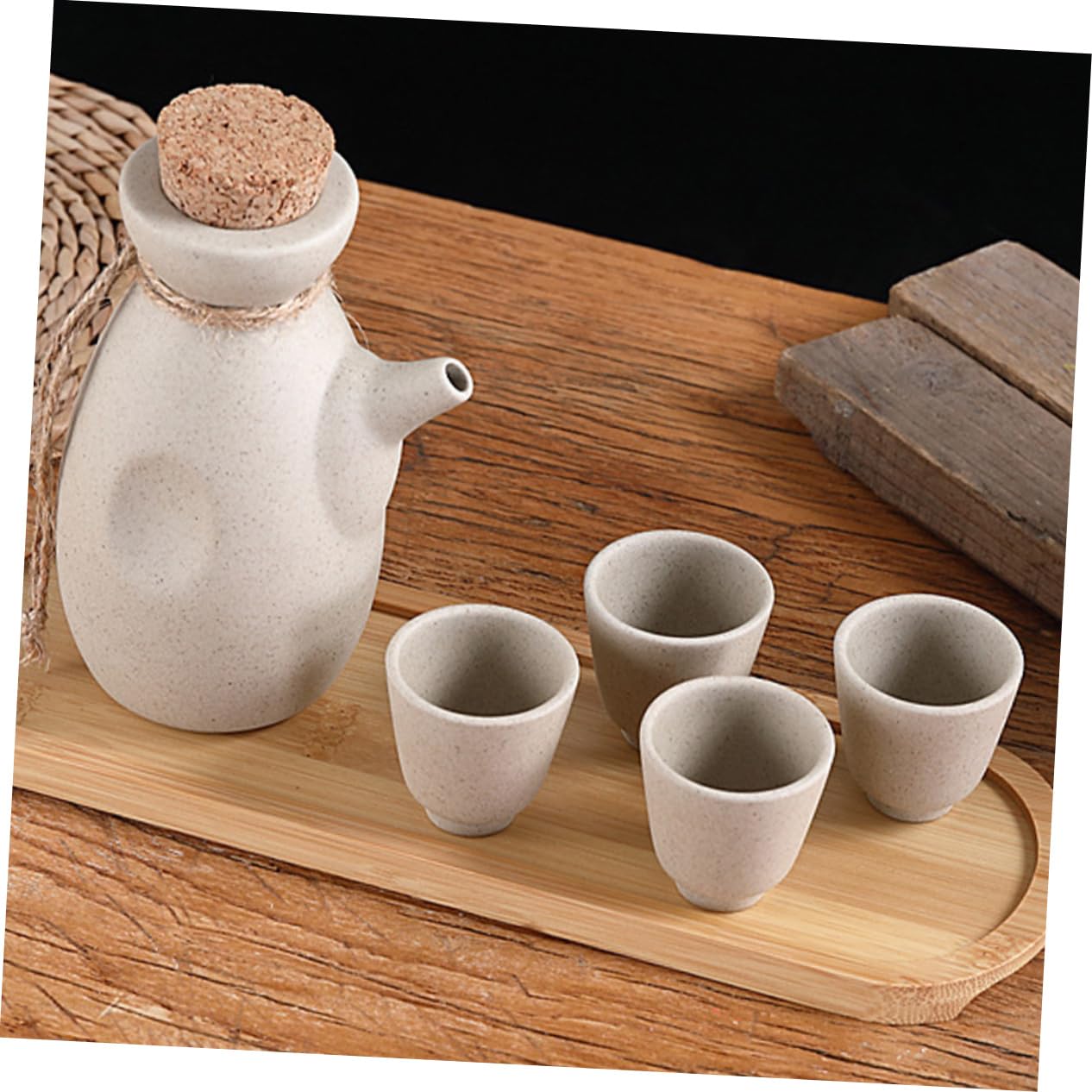 Mikinona Juego de Sake Japonés y 4 Tazas 50ml 1 Botella 300ml Cerámica