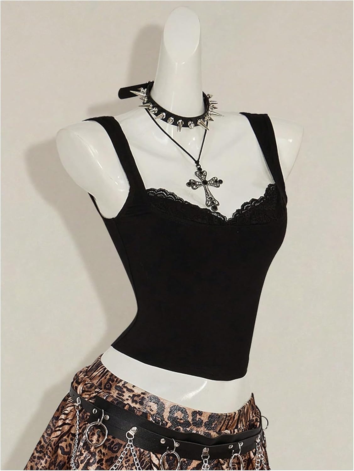 Milumia Women's Gothic Lace Tank Top V Neck Tank Top Y2k Sleeveless Summer Tops Slim Fit Going Out Camisole - Image 2