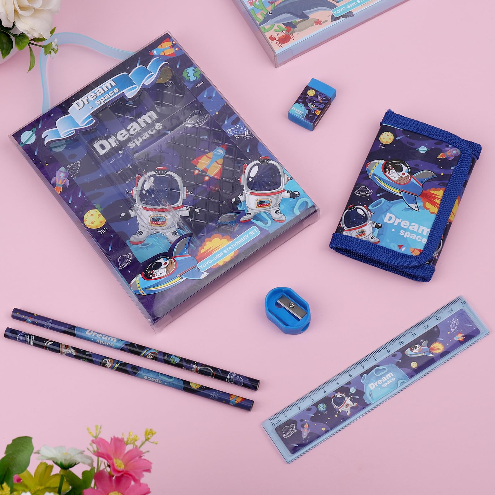 JIANTA Set Cancelleria Astronauta, Set Cancelleria per la Scuola che include 2 Matite, Portamonete, Righello, Gomma e Temperamatite, Regali di Compleanno Astronauta per Ragazze e Ragazzi