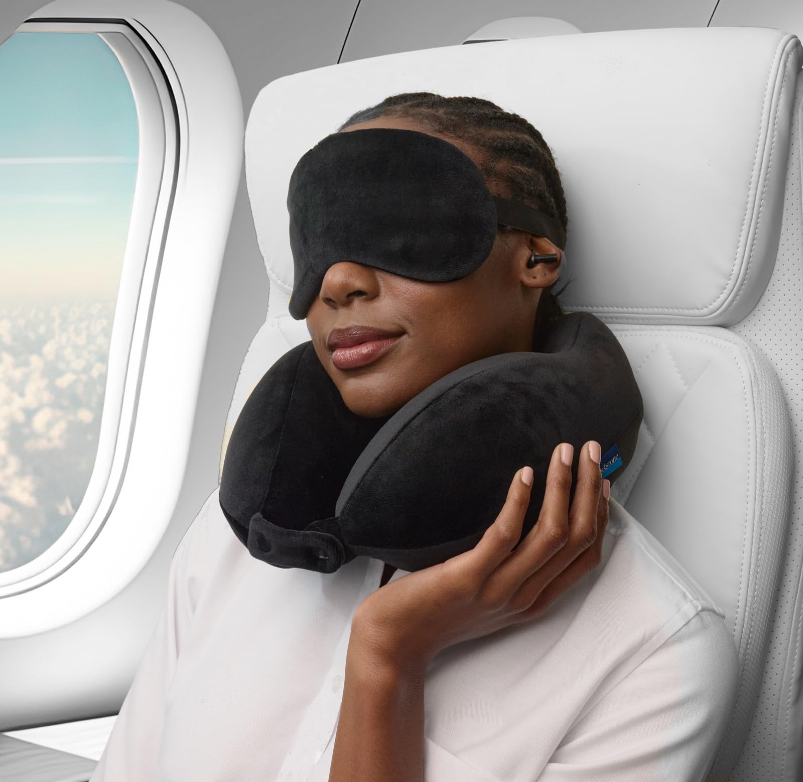 Amazon.com: Brookstone Memory Foam Neck Travel Pillow Set - High
