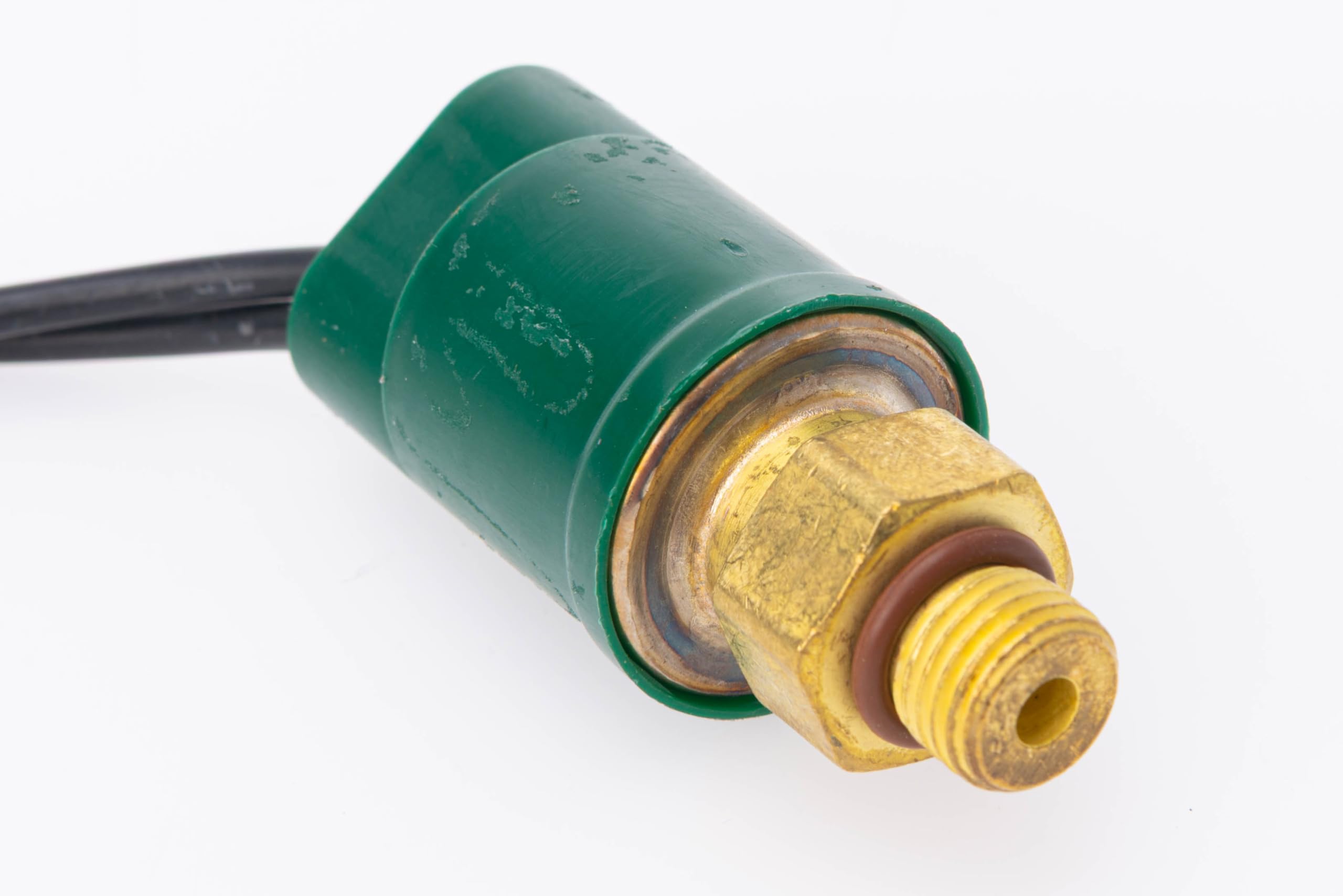 しえるページ Amazon.com: Chelsea 379502 PTO Pressure Switch – OEM Replacement