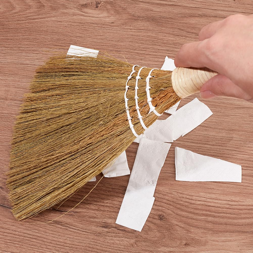 GORGECRAFT Cepillo de Escoba Pequeño de 28cm con Mango de Bambú Natural Tradicional Hecho A Mano Resistente de Paja Cerdas Angulares para Limpieza Barrido de Superficies de Escritorio Interior