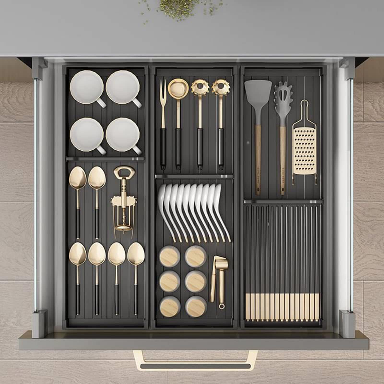 Aluminiowy organizer do szuflad kuchennych, wielofunkcyjny organizer do szuflad, z wytrzymałym, wysokiej jakości materiałem ze stopu aluminium i regulowaną przegrodą do sztućców sklepowych. (Czarny