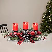 Vista 5 de Arreglo de mesa navideño de 27.5 pulgadas con portavelas, bayas rojas y piñas