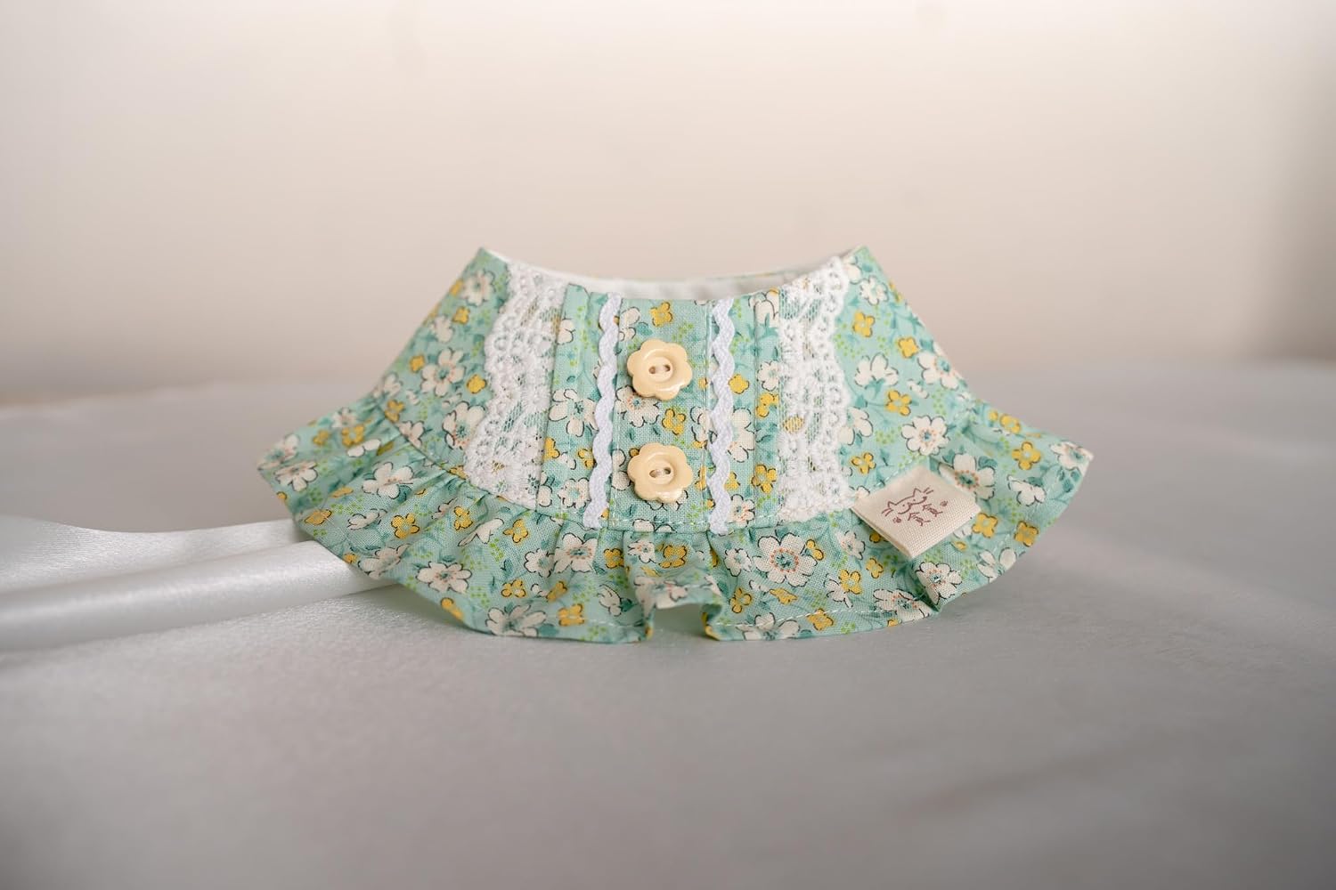 BLUE BAY Vintage Floral Pet Collar with Lace, Adjustable Triple Snap Closure, Cotton Fabric, Available in S/M/L Sizes (Medium, Mint Daisy)