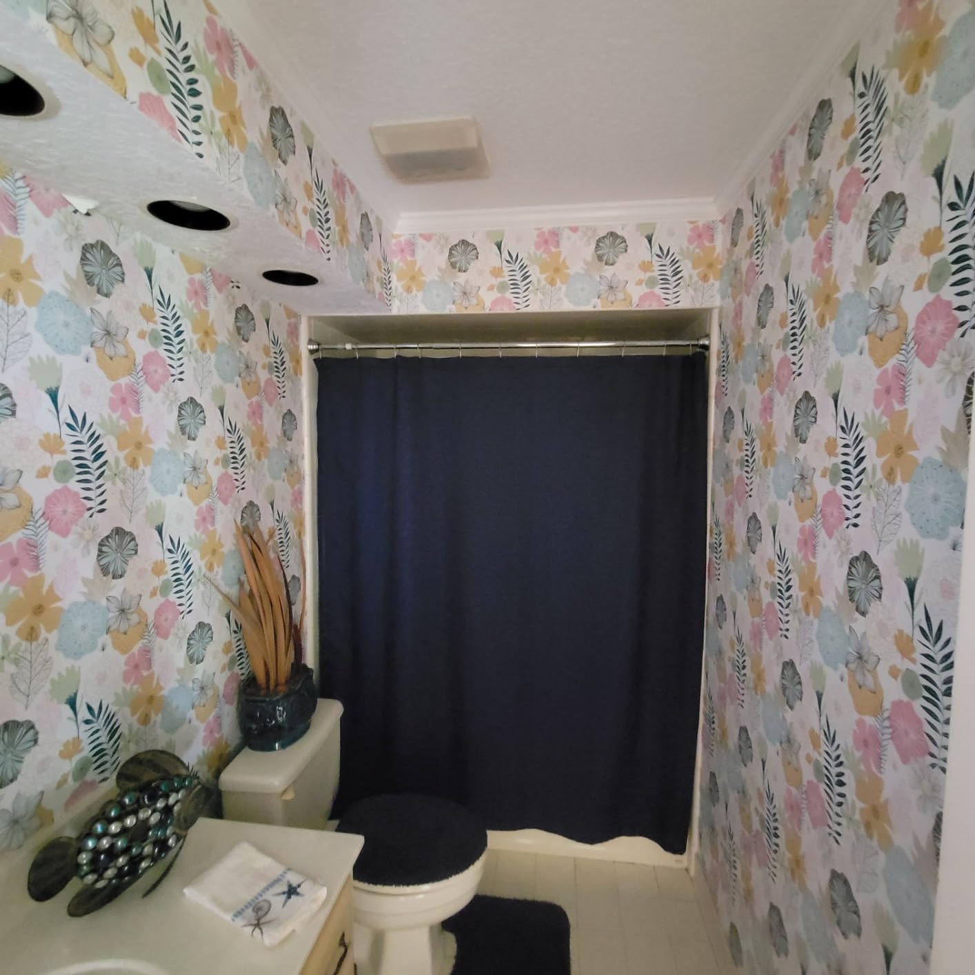 6/mo Finance RoomMates RMK11328WP Pink Perennial Blooms Peel and