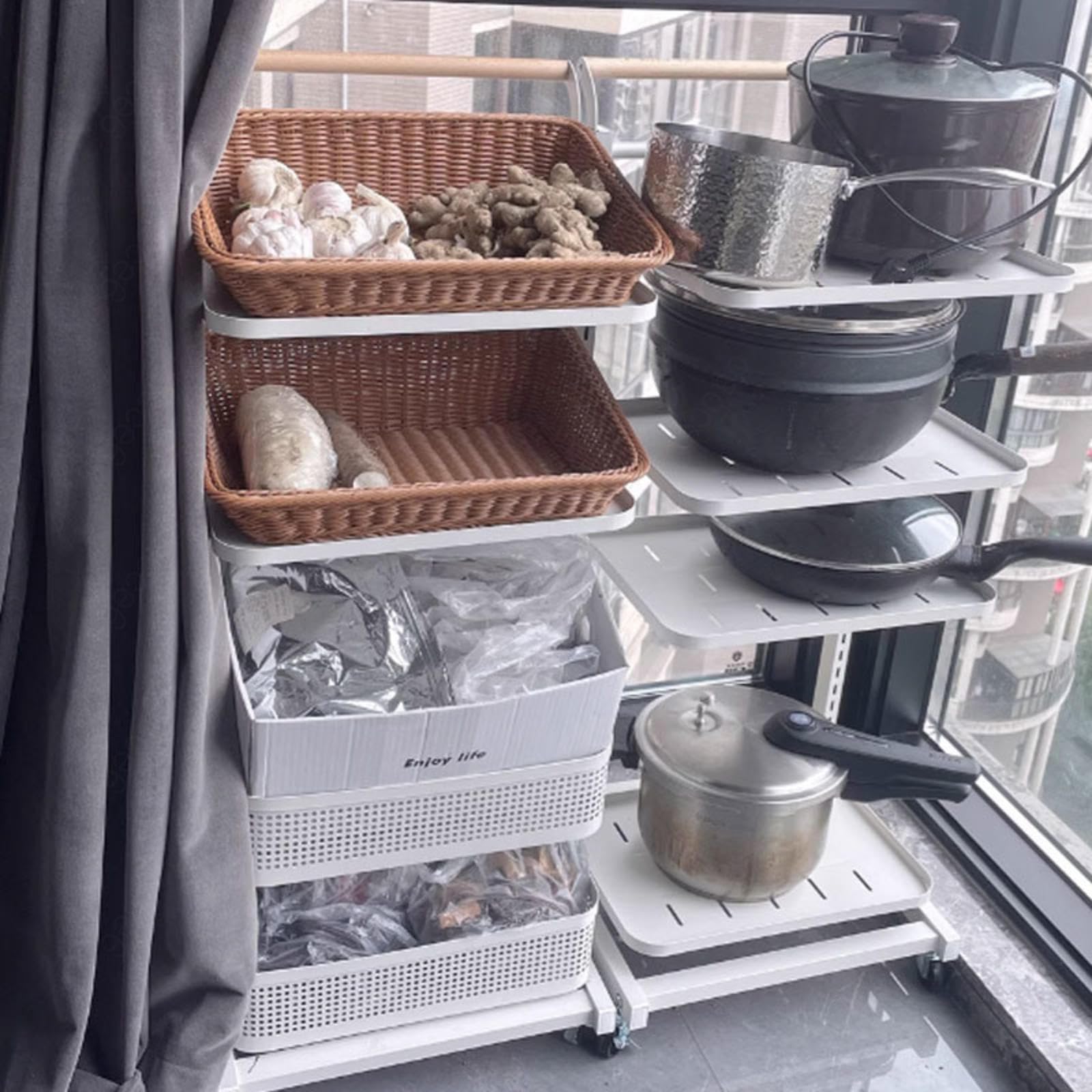 Rozszerzalny stojak do szafki kuchennej – czarne rozwiązanie do przechowywania talerzy i misek oszczędzający miejsce stojak na półkę 5 x 5 desek dla wydajnego nizacji kuchni