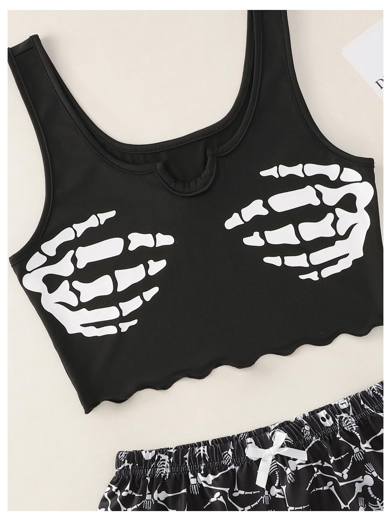 WDIRARA Women's Sleepwear Cute Print Lettuce Trim Cami and Shorts Pajama Set: Medium Black and White