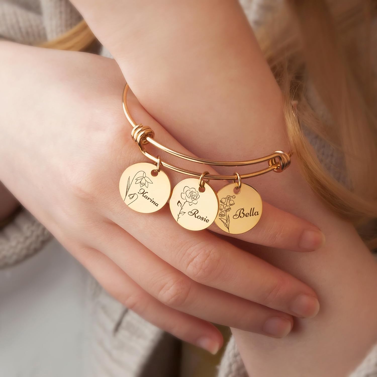 Anavia 1/2/3/4 Disc Birthmonth Flower Bangle Bracelet, Personalized Name Engraved Coin Disc Birthstone Expandable Charm Bracelet, Customized Floral Birthday Gift Love Jewelry for Her Mom Mother