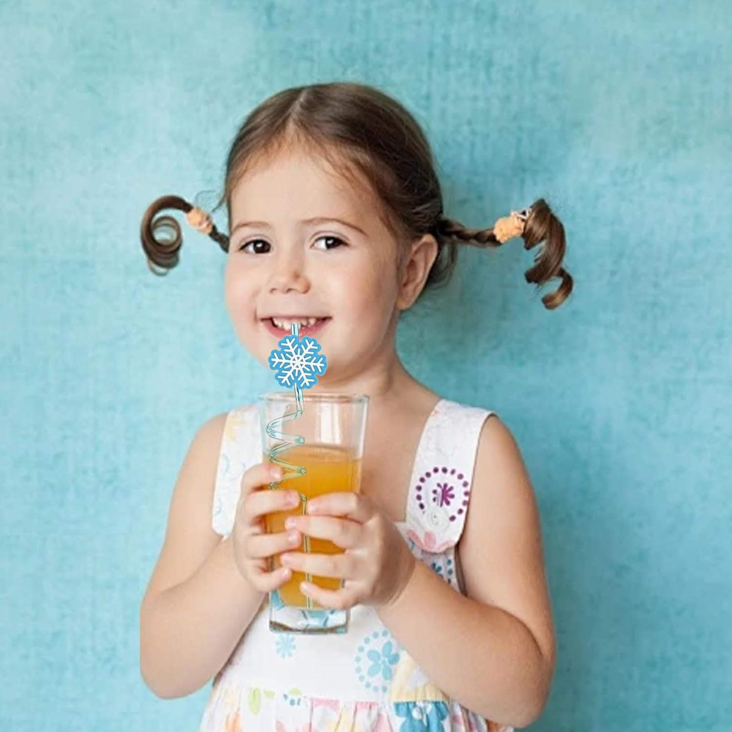 24 PCS Frozen Plastic Straws for Birthday Party Supplies Snowflake Shape Drinking Straws with 2 PCS Cleaning Brushes (Frozen Blue) - Image 4