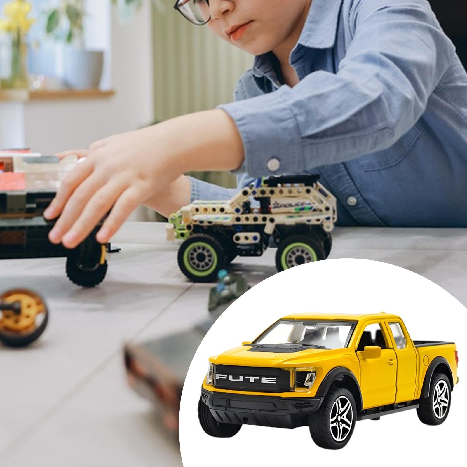 Sharplace Pickup in 1/36, Veicolo Giocattolo a trazione Posteriore, Modello di Auto in Miniatura Realistico da Collezione per Regali per Bambini di 3, 4, Giallo