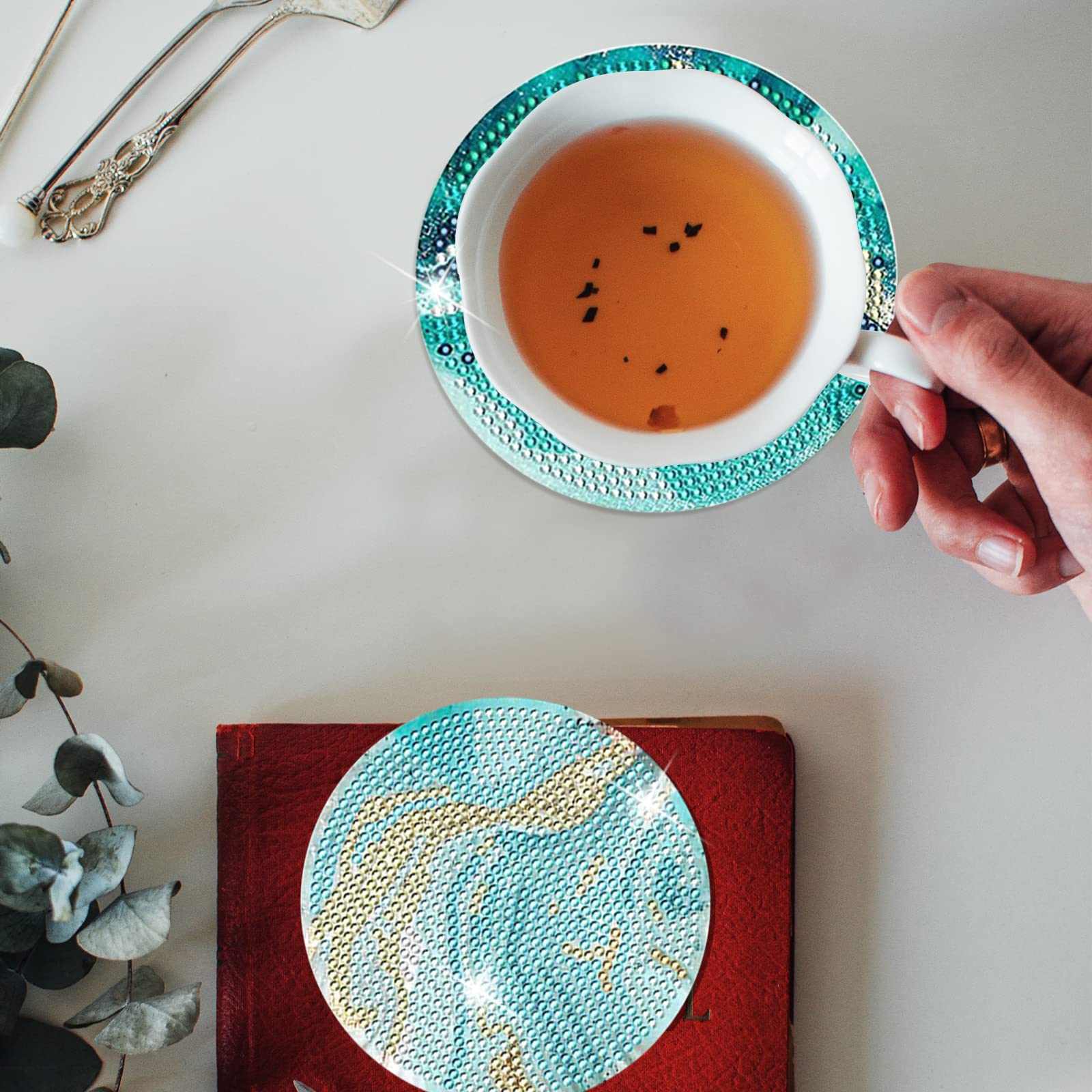 Compra Ruikdly 8 Piezas Posavasos Absorbentes con Soporte, Posavasos para Bebidas Reutilizables, Posavasos Mandala Azul DIY con Diamantes y Herramientas de Montaje para Tazas, Jarrones en