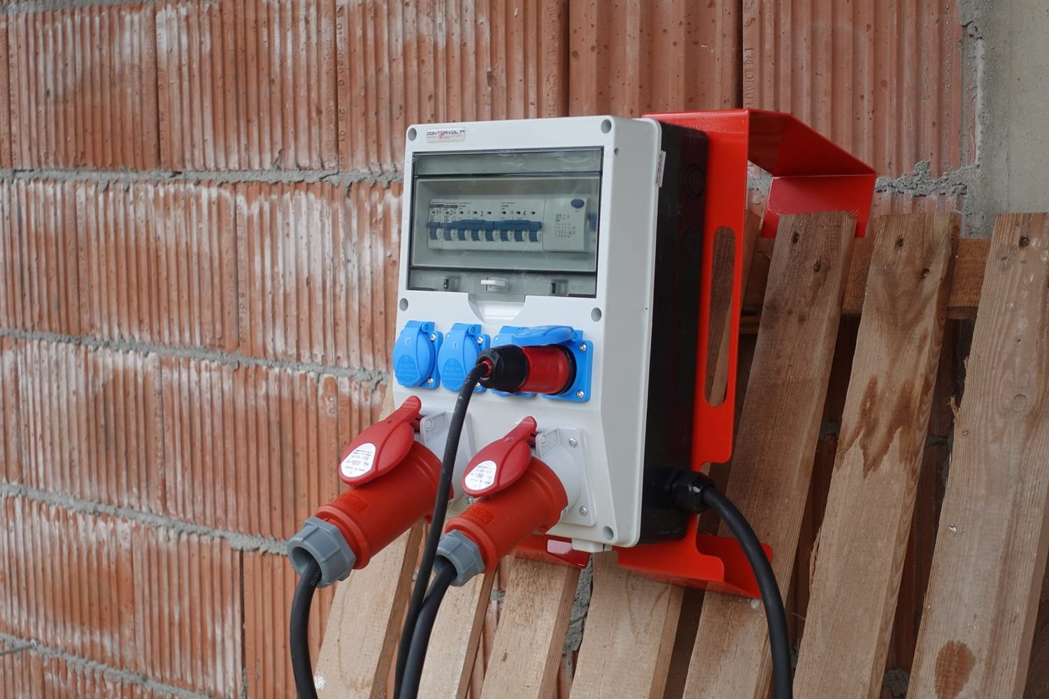 Rozdzielacz budowlany ze stojakiem, rozdzielacz prądu pTD-S/FI 32A 16A 4x230V 6160