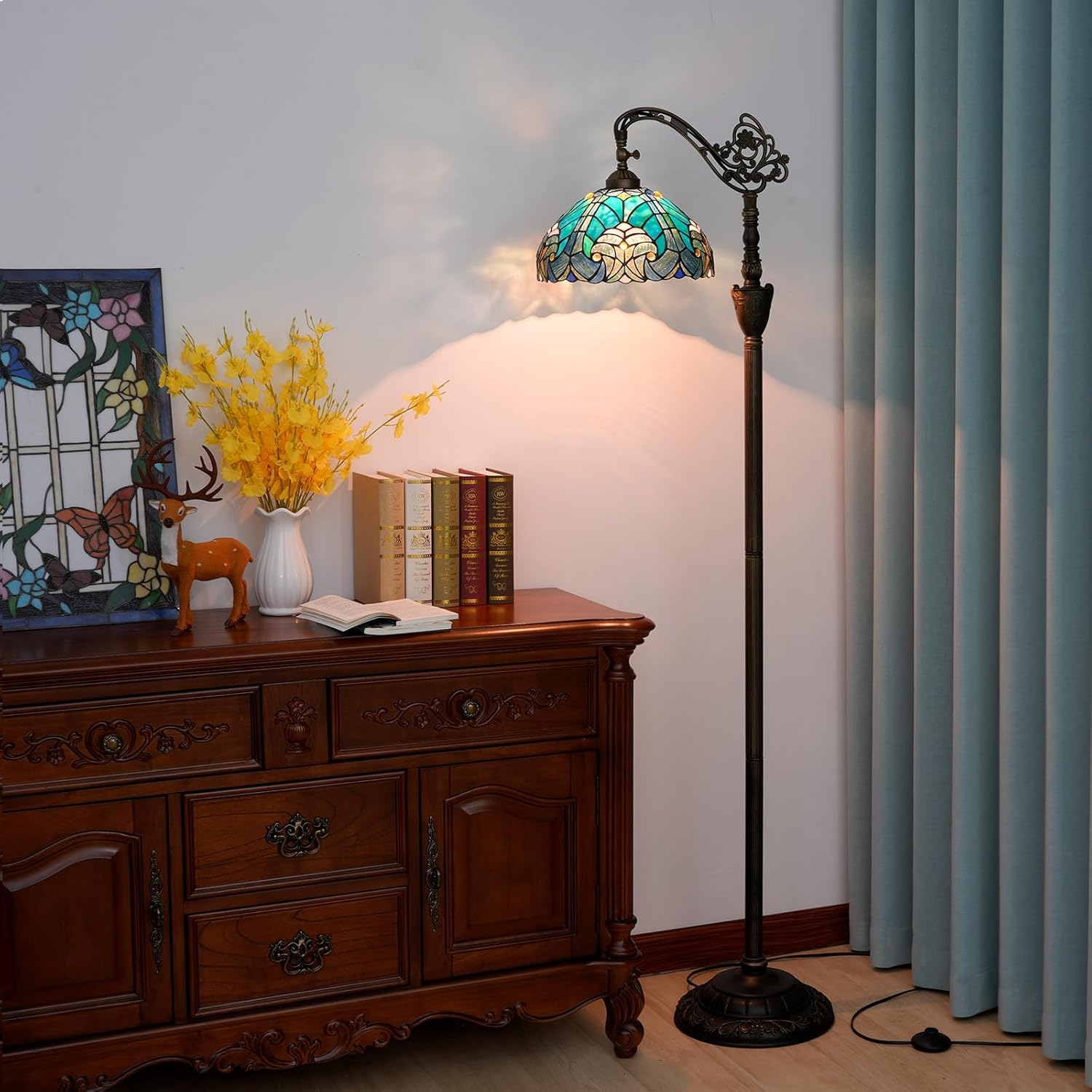 Tiffany Floor Lamp Vintage Standing Lamp Green Stained Glass Floor Light Rustic Corner Gooseneck Floor Lamp with Adjustable Angle for Home Decor Living Room Bedroom 12X12X63 Inches