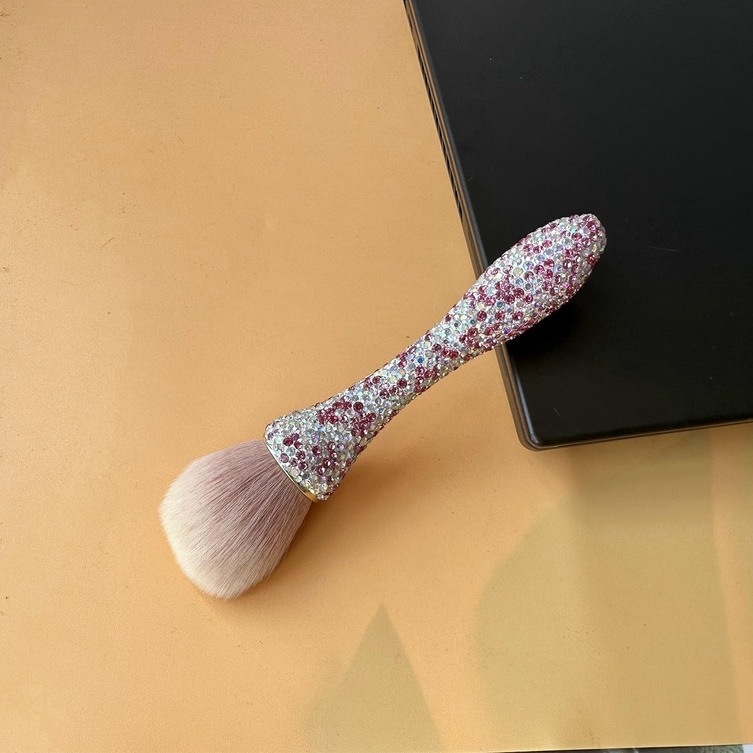 Pinceau de maquillage rétractable avec couvercle en strass brillants, brosse de maquillage portable avec poils doux (rose)