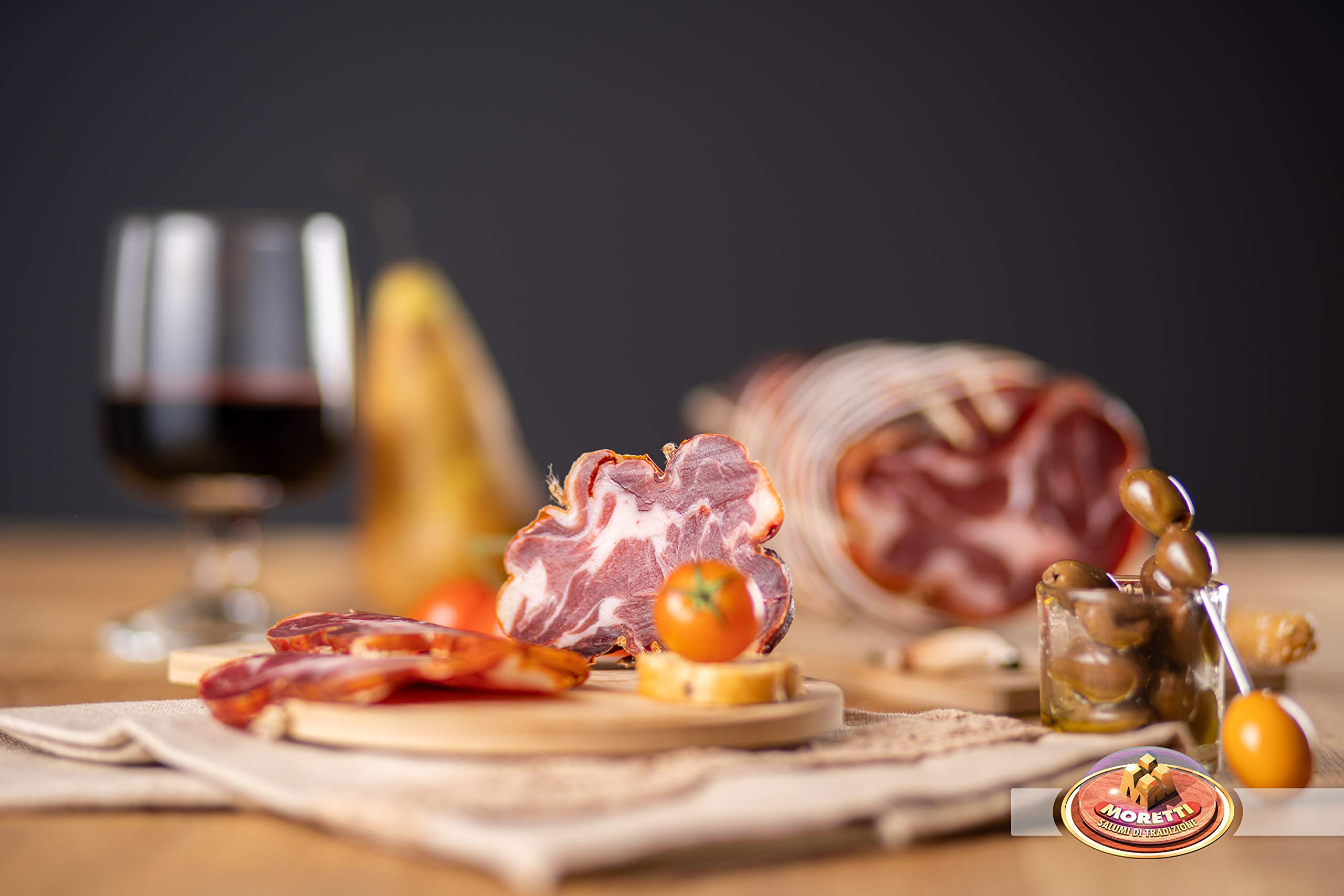 Moretti® | Capocollo Condimentado Dulce y Picante | Rebanada 750g/900g Envasado al vacío | Capocollo Artesano | Salami Calabrese | En tabla de cortar de madera de aliso de regalo (Picante)