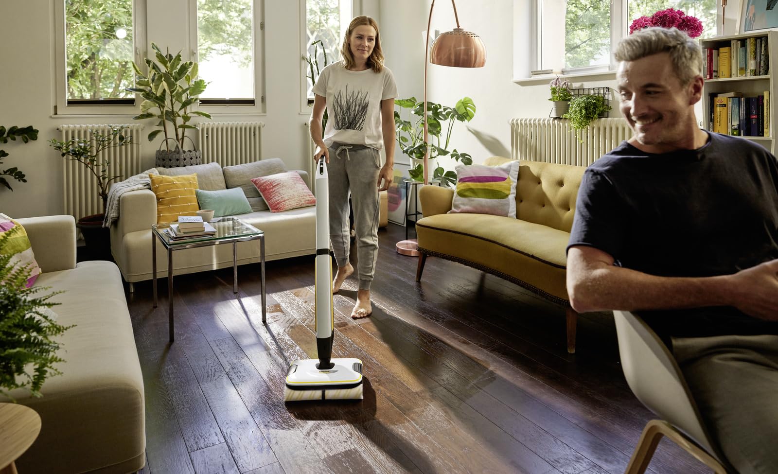 KÄRCHER Nettoyeur de SoLS FC 7 Cordless, avec 4 Rouleaux Microfibres Contrarotatifs, Durée d'Utilisation de la Batterie : env, 45 Min, Rendement de Surface par Charge de Batterie : env, 175 M²