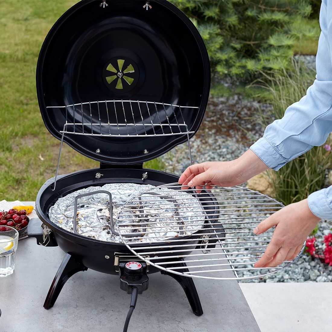 CUSIMAX Barbecue électrique de table, pour utilisation intérieure et extérieure, balcon, jardin et cuisine, 1600W Barbecue électrique de table portable avec couvercle et température réglable