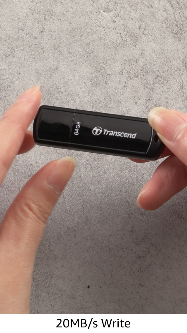 Clé USB Transcend JetFlash 700 64 Go - USB 3.1 Gen 1 - Noir - Haute Vitesse - TS64GJF700