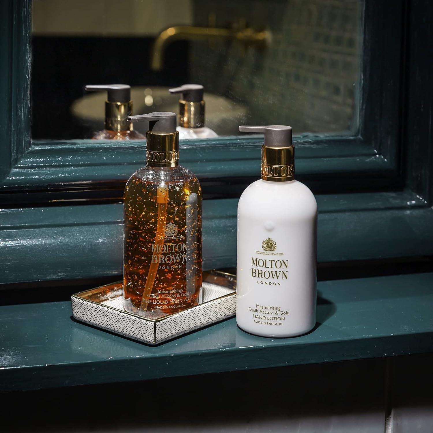 Molton Brown Oudh Accord & Gold Hand Lotion 300 ml, soin visage pour usage quotidien