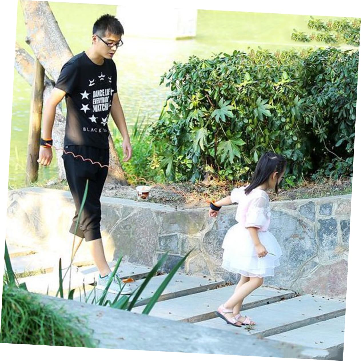 ULDIGI 2M Safety Harness Lost Belt Leash Wrist Link Traction Rope Orange Durable and Comfortable Design for Indoor and Outdoor Activities for Shopping Malls Parks