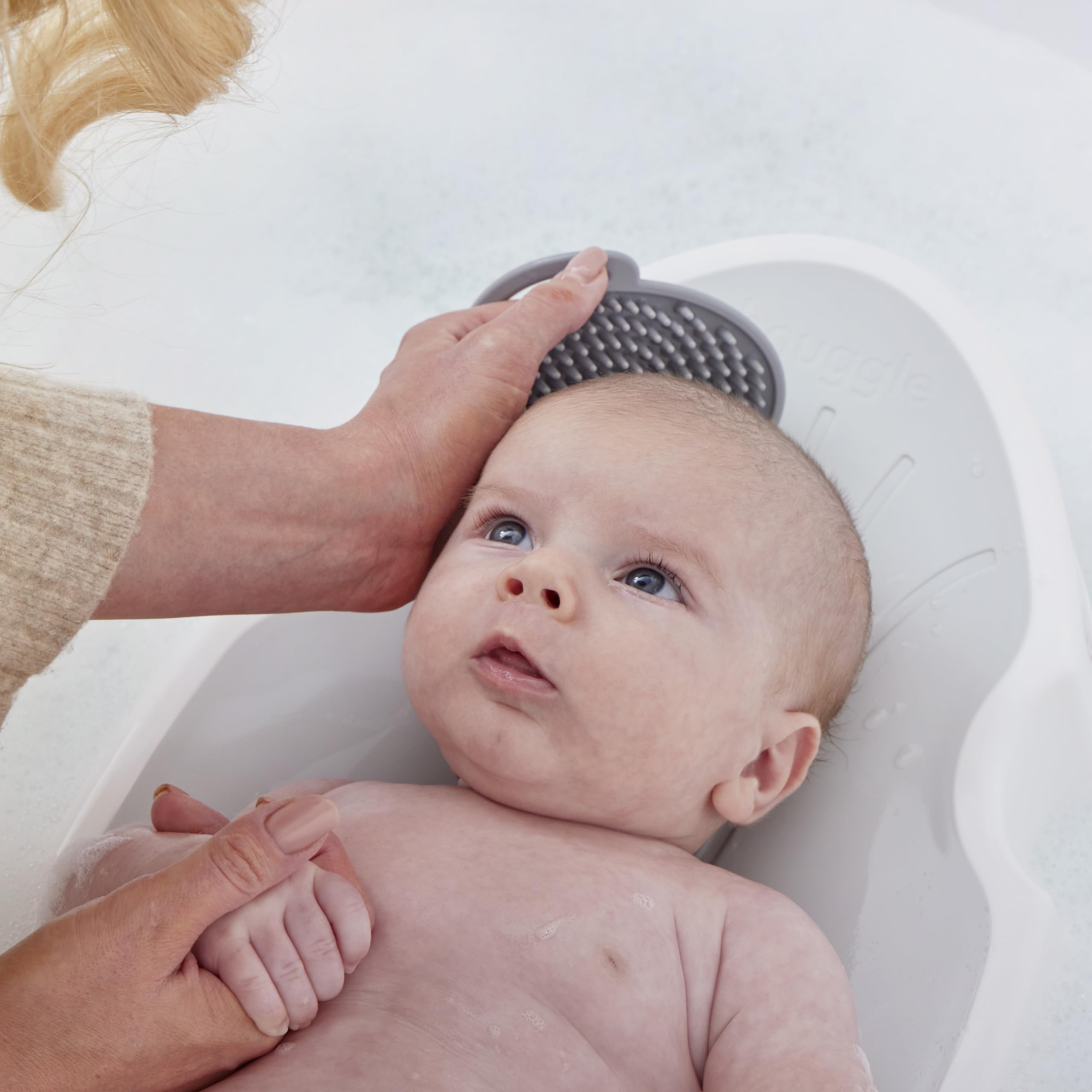 Shnuggle Soporte de baño para recién nacido, asiento ergonómico suave al tacto, base ligera antideslizante, higiénico y compacto, perfecto para bebés de hasta 6 meses/9 kg, blanco y gris