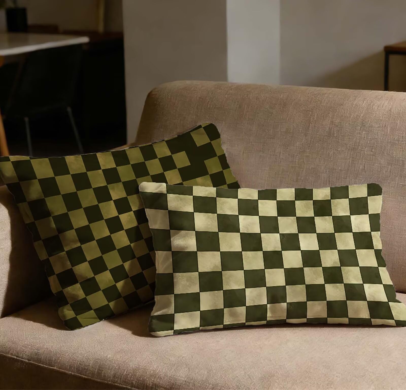 Taie d'oreiller 60x80 velours moutarde pour relooker le canapé du salon