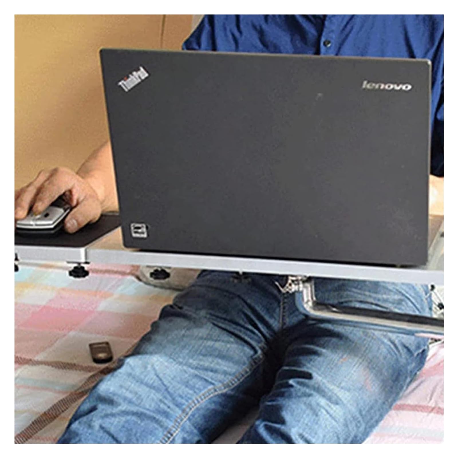 Tavolino per sedia a rotelle, vassoio per sedia a rotelle, tavolo per sedia a rotelle, tavolo dedicato, tavolo da pranzo generale, può essere sollevato, ruotato e piegato, tavolo per laptop, bianco