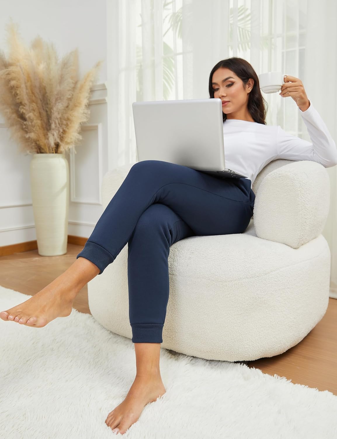 MAGCOMSEN Women's Sherpa Lined Sweatpants Winter Warm Fleece Pants Insulated Thermal Athletic Joggers with Pockets - Image 3