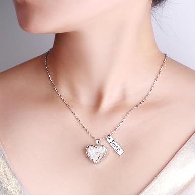Tobestu Collana con ciondolo a forma di cuore placcato platino/oro