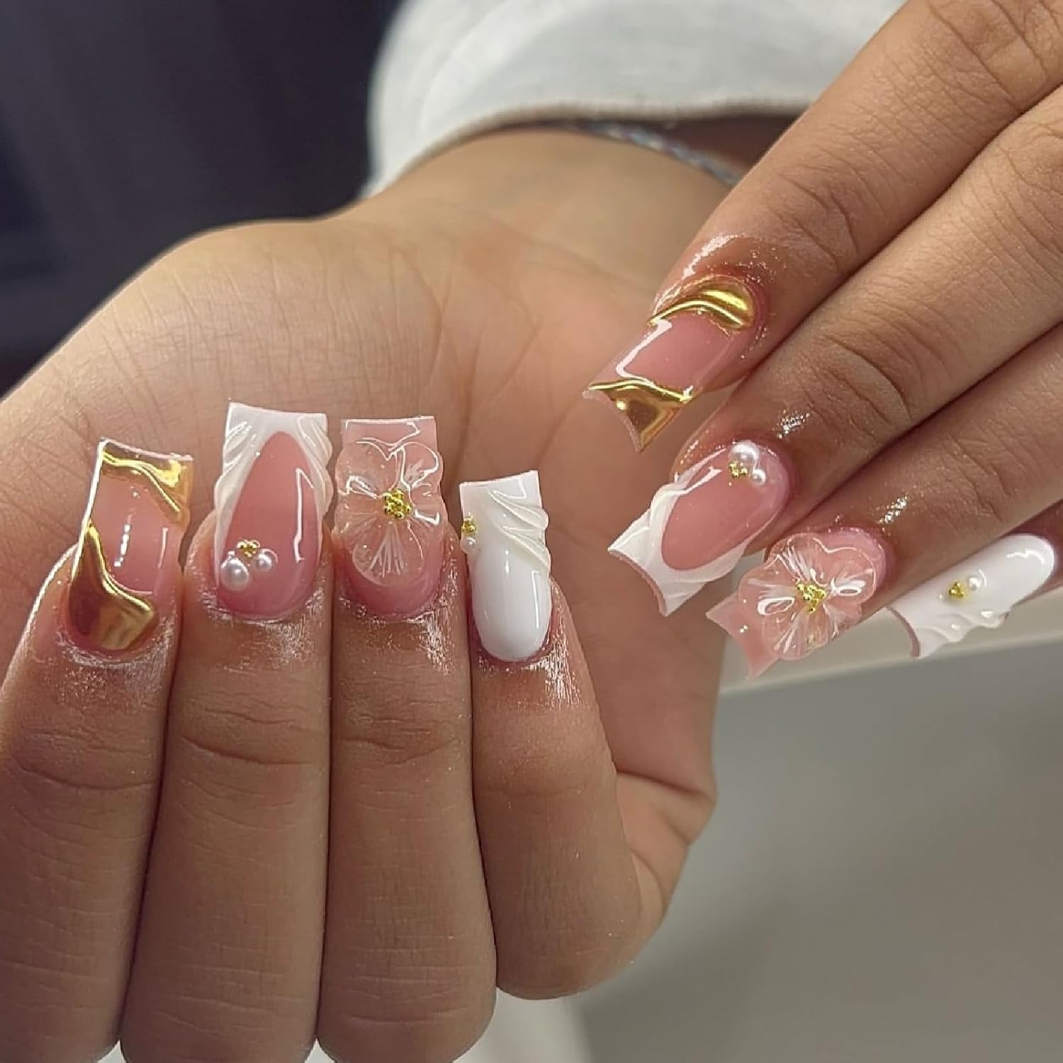 Gradient Press on Nails Medium Square Fake Nails with Ombre Moon Stars Designs Nails Press ons Blue Black White Acrylic Nails Summer Artificial Stick on Nails for Women 24Pcs