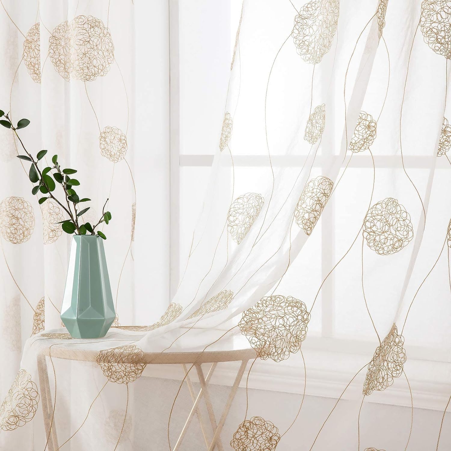 MIULEE Cortinas Salon Modernas con Bordado con Hortensias, Cortinas Dormitorio Translucidas 2 Piezas con Ojales, Decorativas Visillos para Ventanas Habitacion (2X A 140 x L 280 cm, Flores Dorado)