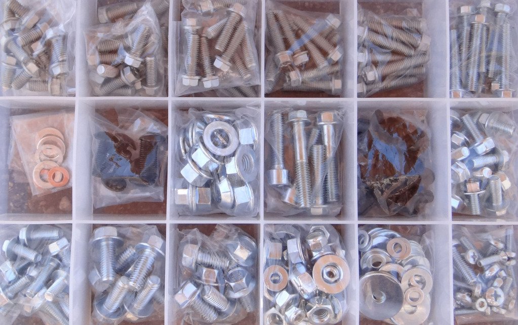 250pc Specbolt CAN AM Bombardier ATV Bolt Kit:DS, Sport, Mud, Recreation, Utility, Renegade, Outlander Max, X, & MR Traxter XL XT, Quest, Rally, Sarasota, 50 70 90 175 250 330 400 450 500 650 800 1000