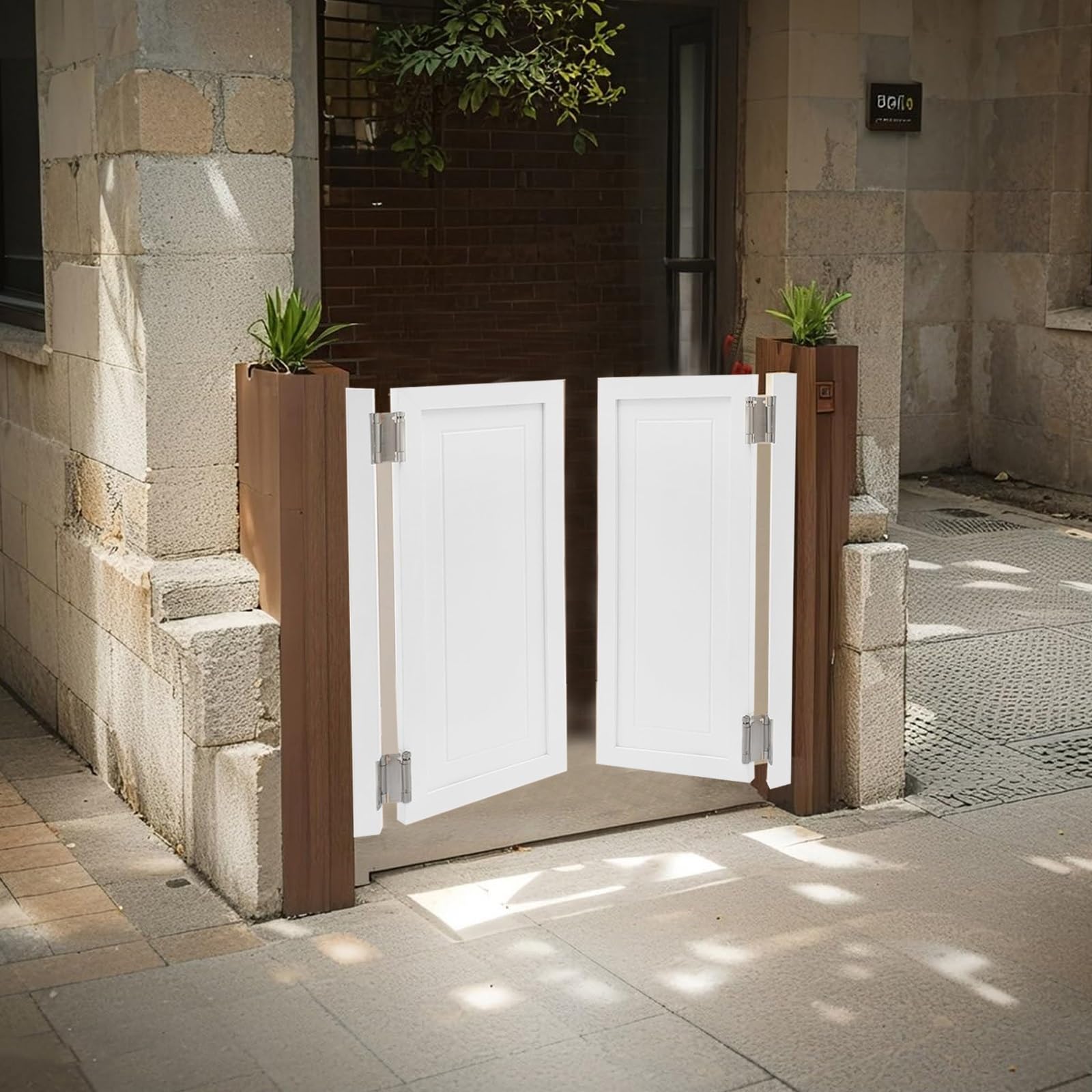 Porte battante en bois avec fermeture automatique, construction en bois massif pour cuisine, entrée et bar