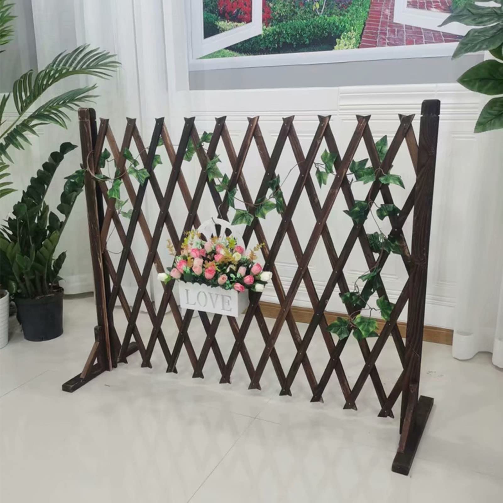 Drewniane ogrodzenie na trawnik, balkon, do ogrodu, na zewnątrz, dekoracyjna półka z ogrodzeniem na choinkę i teleskopową ramą do wspinaczki