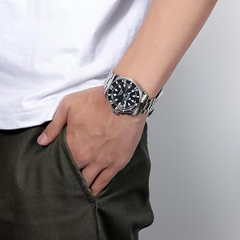 Amazon.co.jp: [GUCCI] メンズ 腕時計 グッチ ダイブ YA136353 自動巻
