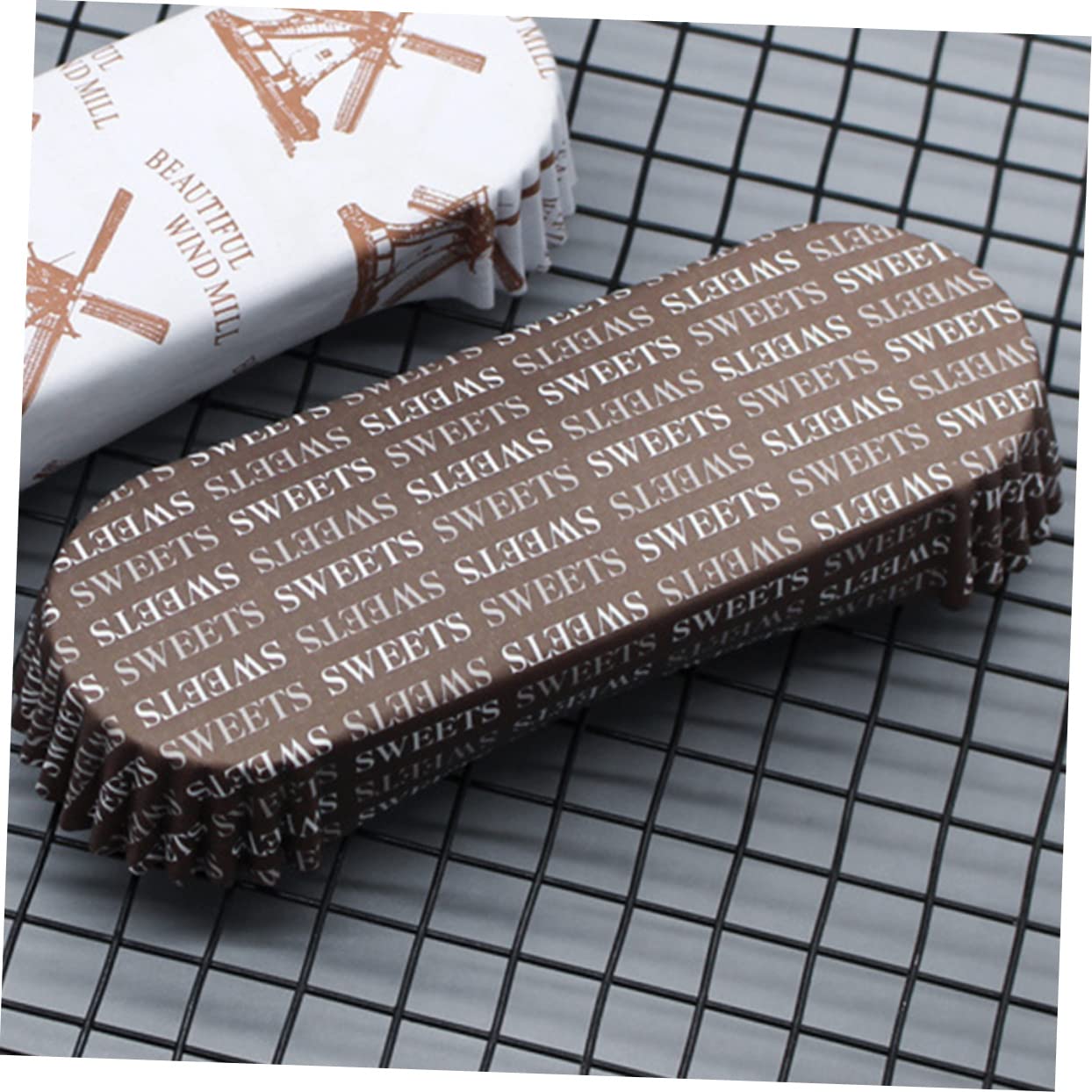 Cabilock 100Pcs Hot Dog Trays Grease Paper Food Holders for Parties for Homemade Bread Disposable Baking Cups for Hot Dogs Sandwiches and More