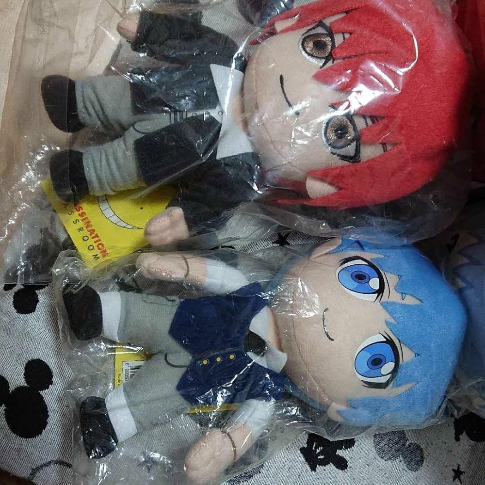 Amazon.co.jp: 暗殺教室ぬいぐるみ赤羽業潮田渚 : 本