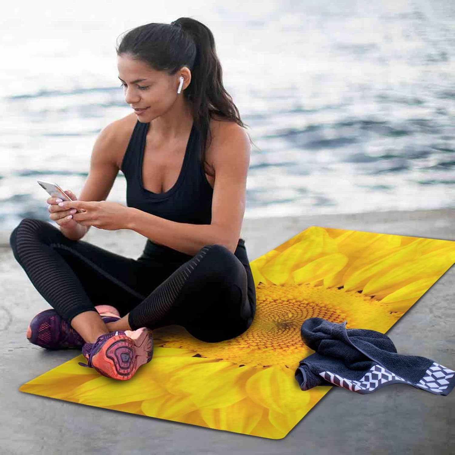Sunflower Yellow Yoga Mat, 71 x 26 Inch Non-slip Yoga Mats Folding Travel Exercise Mat Indoor Outdoor Gym Pilates with Storage Bag for Women Men